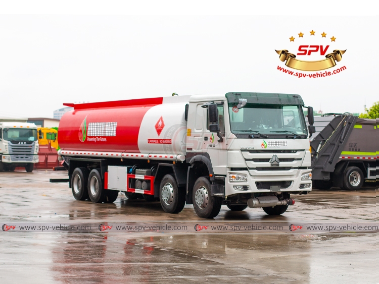 30,000 Litres Fuel Tank Truck Sinotruk - RF